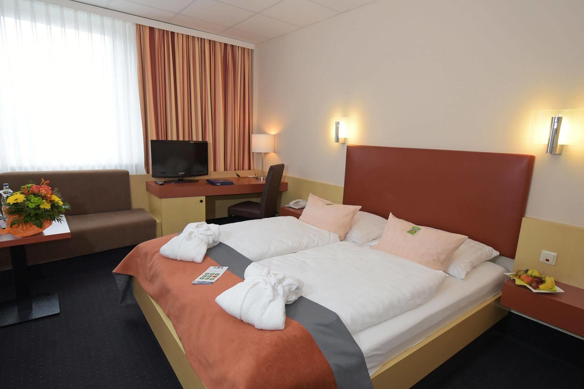 Western Prisma Hotel 3*